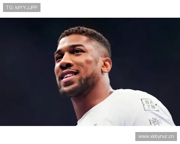 安东尼·约书亚家里那块健身房，光器械就比我宿舍贵一百倍吧？