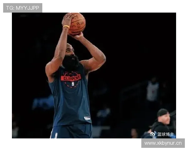 哈登训练完顺手买了辆法拉利，油钱比我房租还高