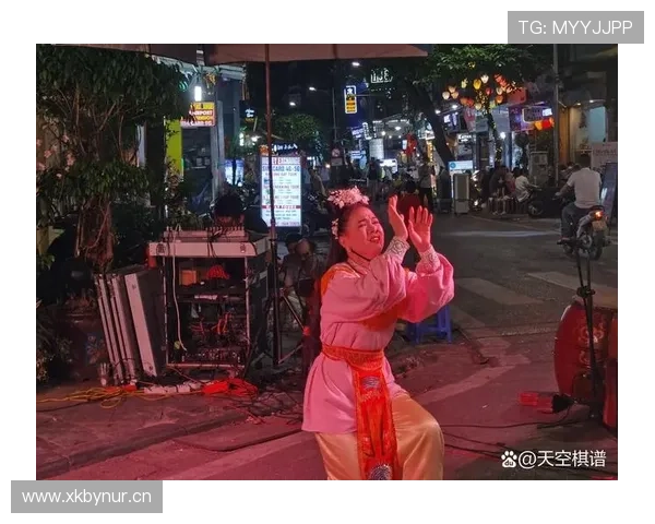 蔡赟赛场像个狠人，生活里却爱蹲街头小店点碗面，这反差太能打